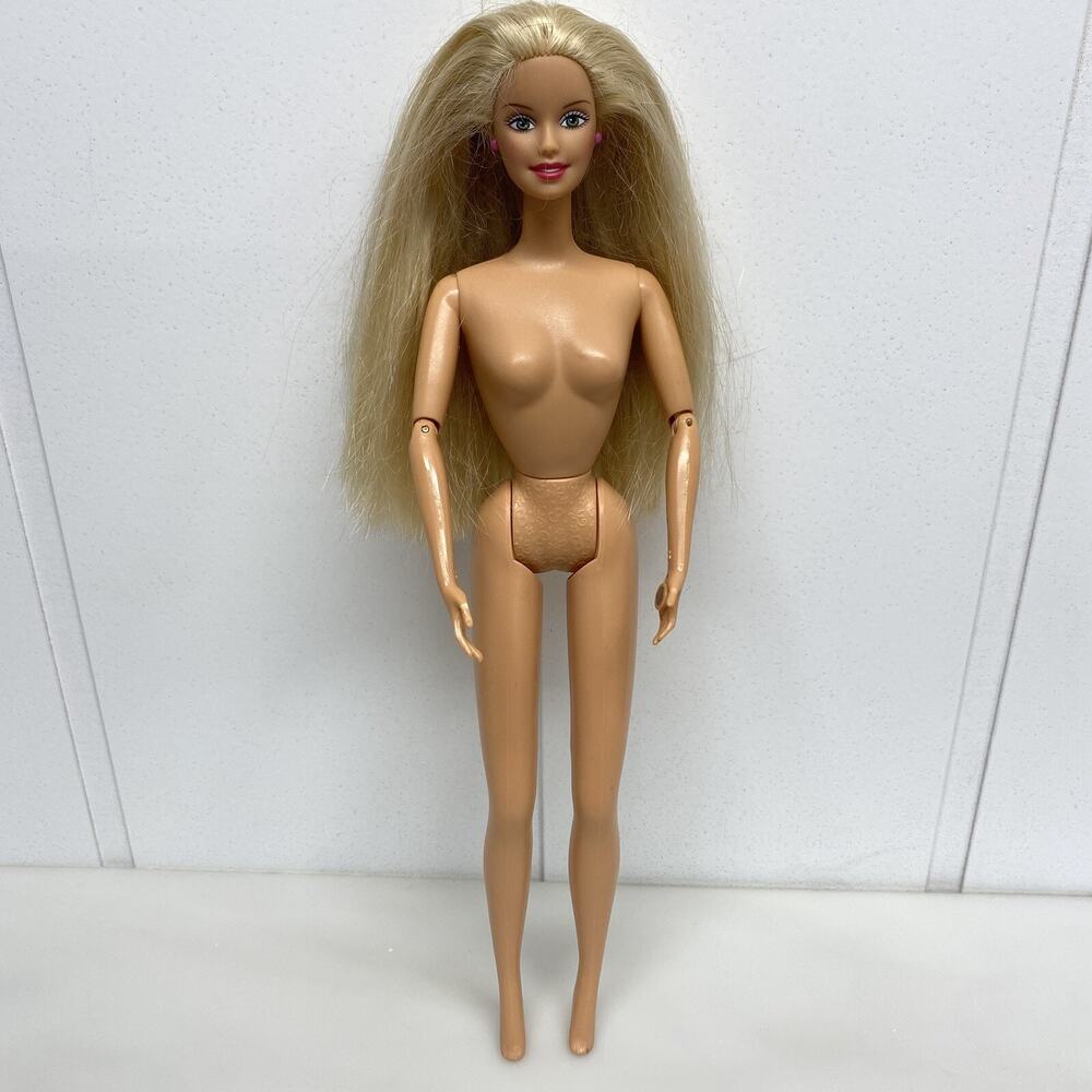 Barbie Doll 2001 Kennel Care Nude Magnet On Hand Blonde Hair Earrings